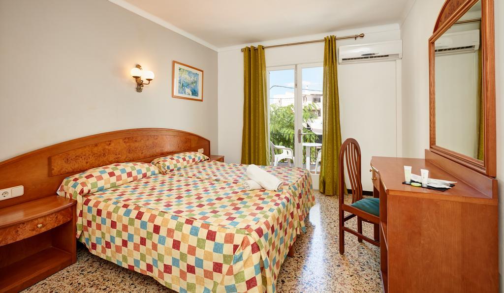 Hostal Talamanca Cala d'Or  Exterior photo